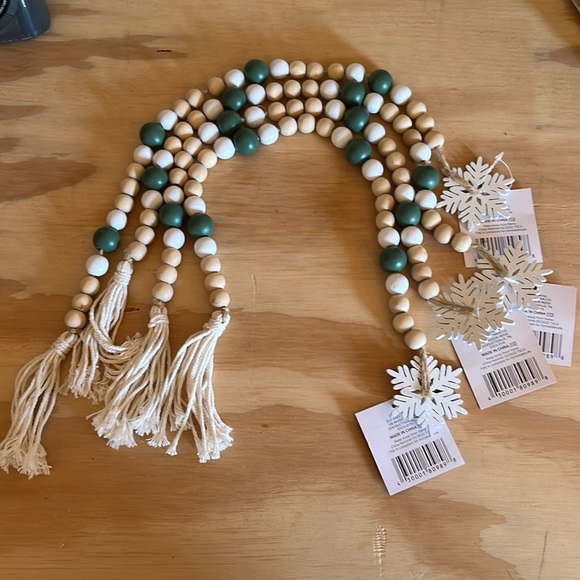 New! 4 pc of Beaded Garland - Picture 1 of 1